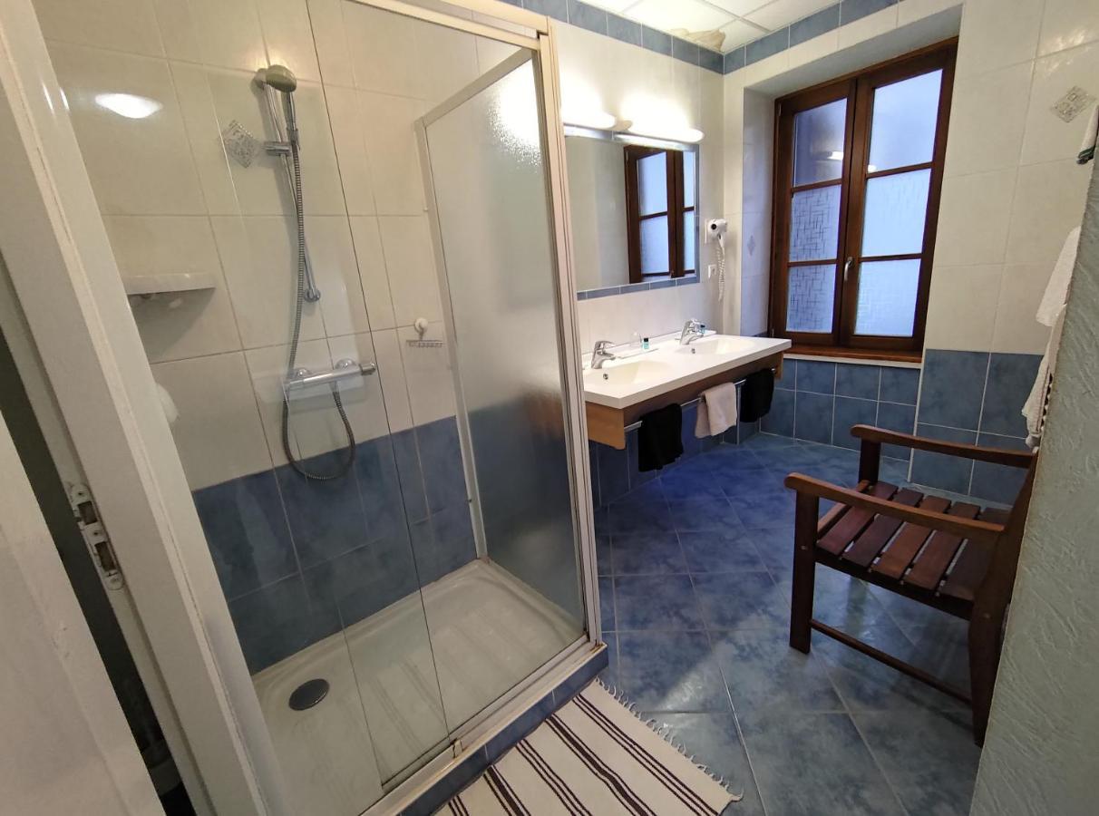 Hotel Du Lion Vert Luxeuil-les-Bains Dış mekan fotoğraf