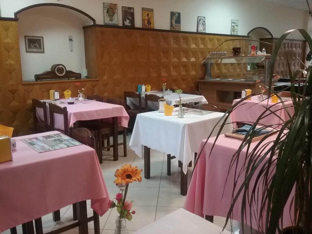 Hotel Du Lion Vert Luxeuil-les-Bains Dış mekan fotoğraf