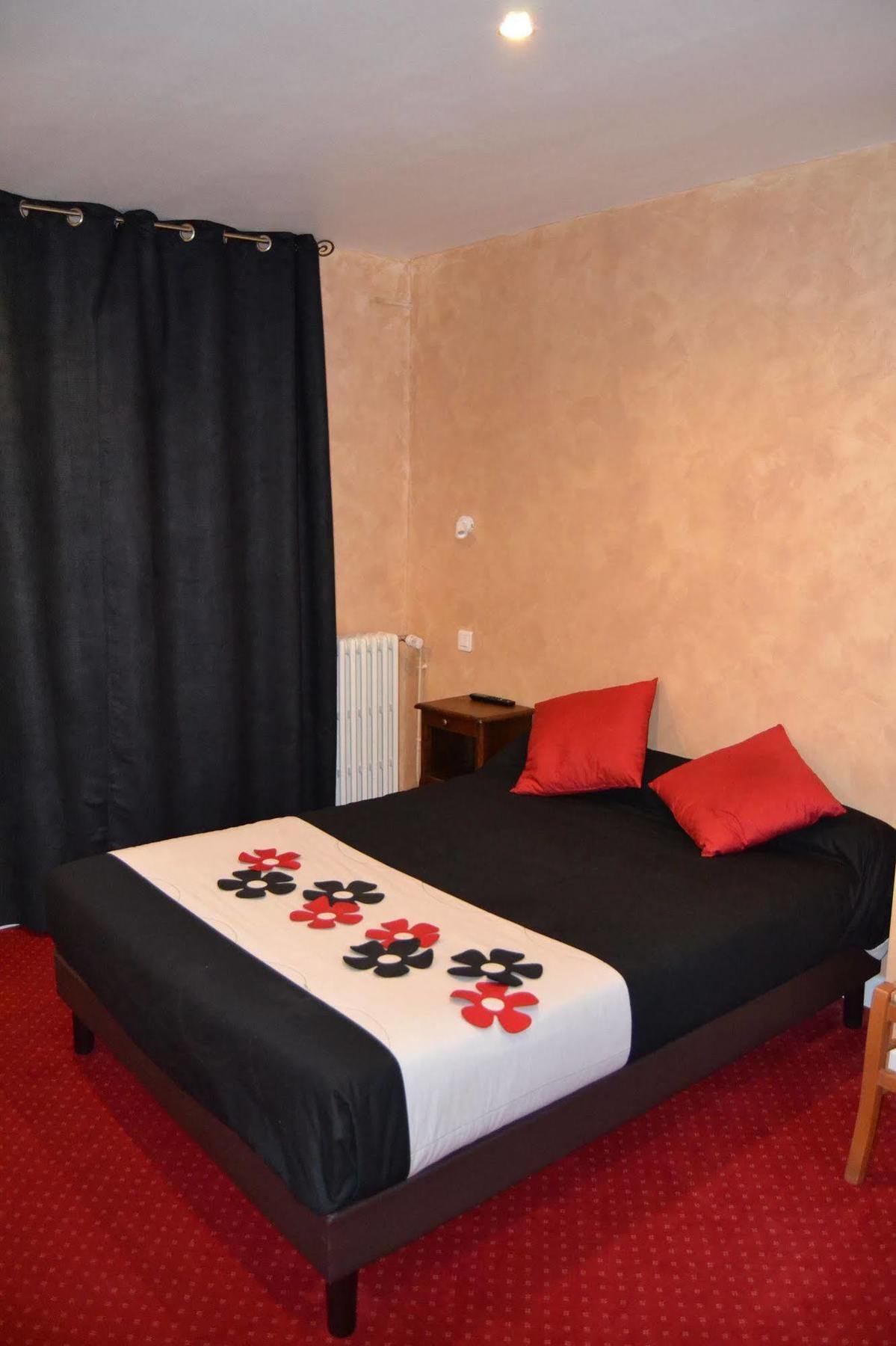Hotel Du Lion Vert Luxeuil-les-Bains Dış mekan fotoğraf