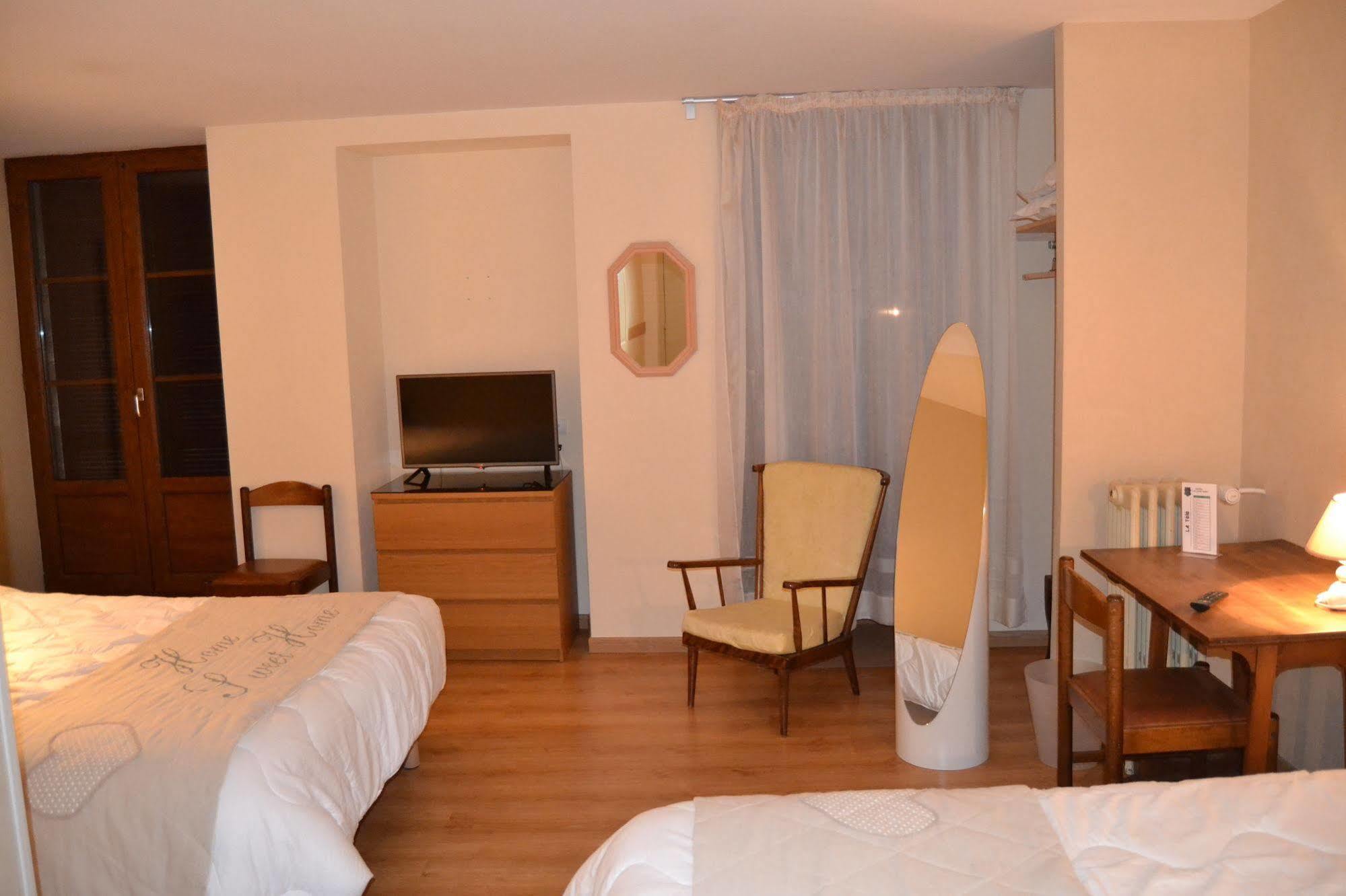 Hotel Du Lion Vert Luxeuil-les-Bains Dış mekan fotoğraf