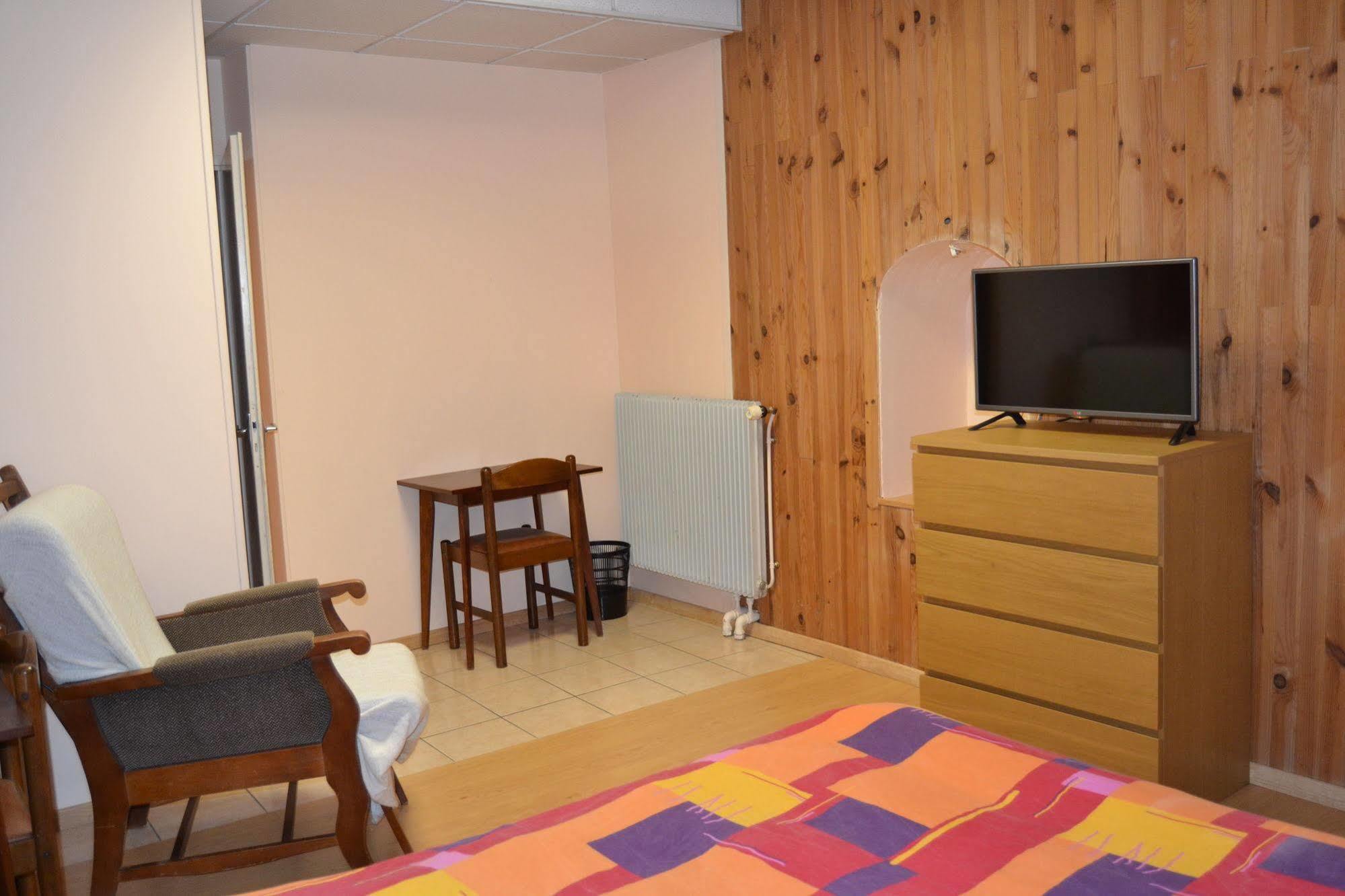 Hotel Du Lion Vert Luxeuil-les-Bains Dış mekan fotoğraf